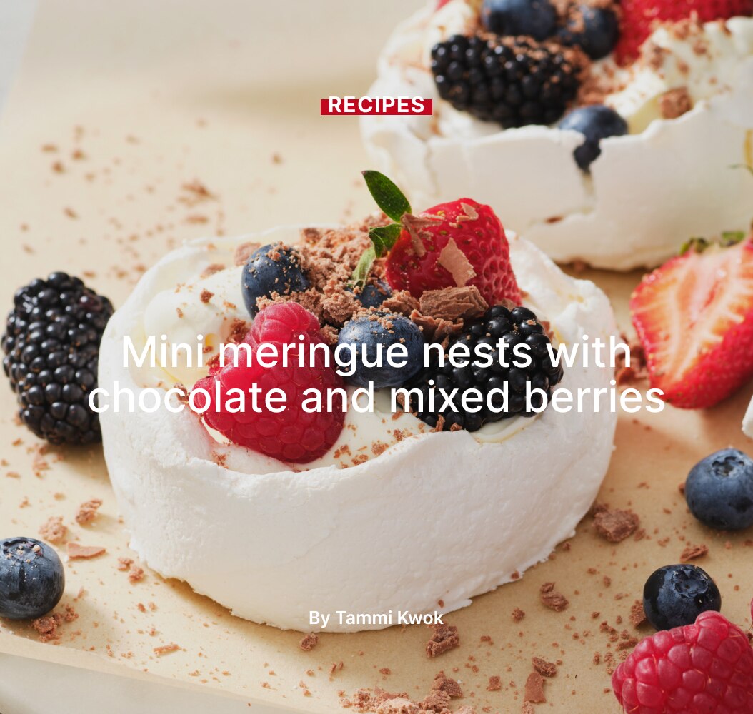Mini meringue nests with chocolate and mixed berries