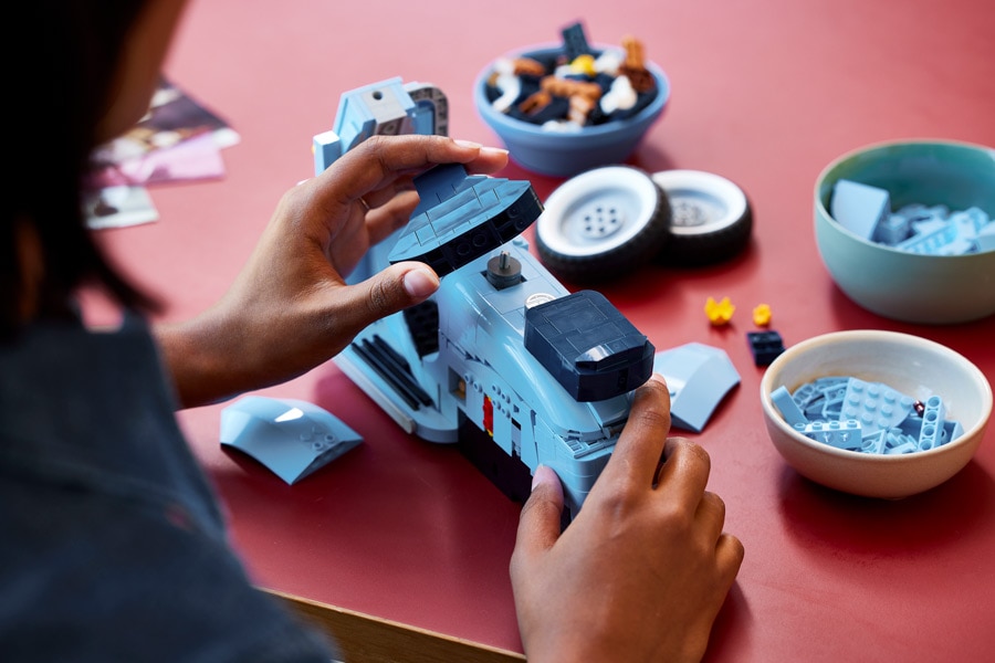 Assemble your own LEGO Vespa 125