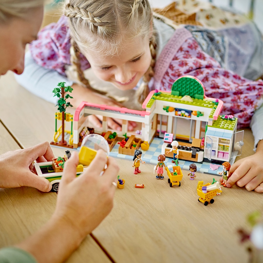 Shopping role play for kids