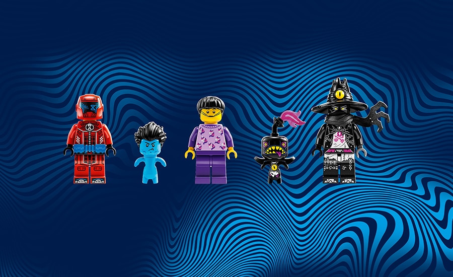 3 minifigures