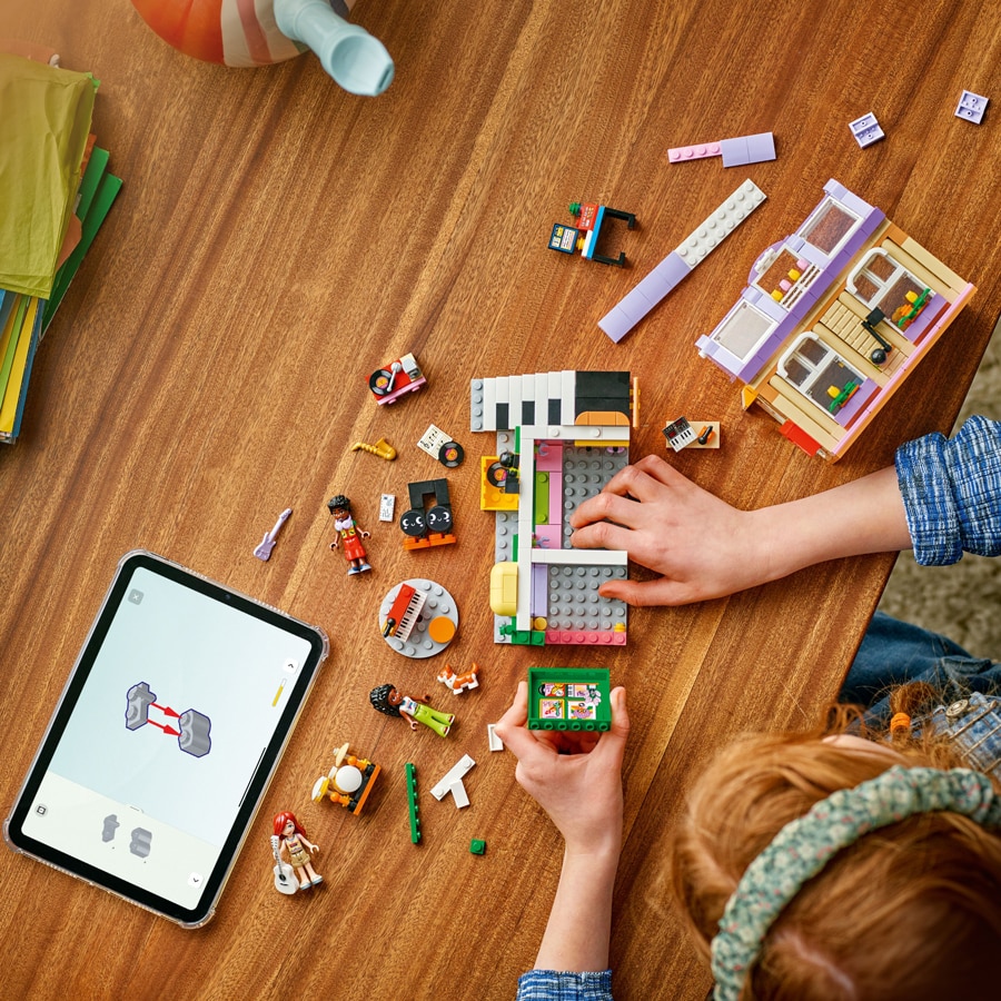 A building set gift for music lovers