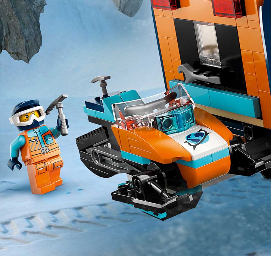 LEGO minifigure accessories