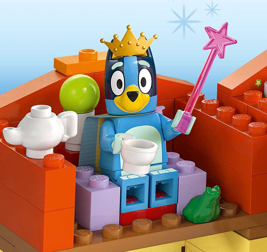 Pretend play interactive toy