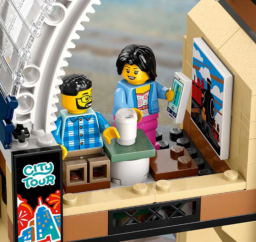 LEGO minifigure accessories
