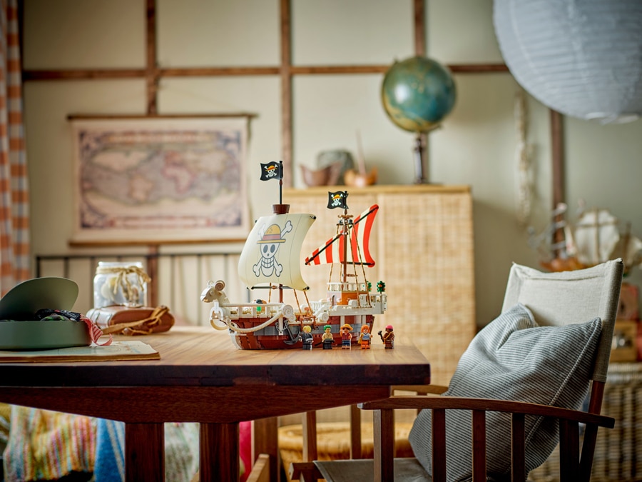Pirate ship toy for kids 