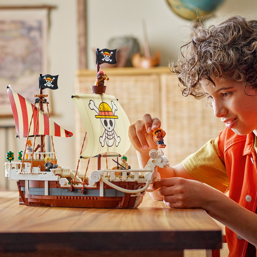 LEGO boat set for young pirates 