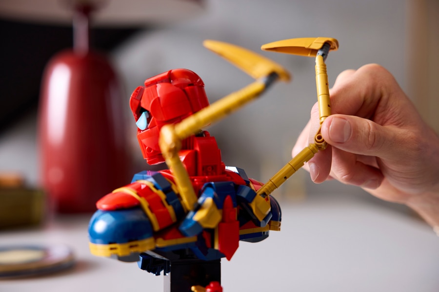 Posable Iron Spider-Man suit  