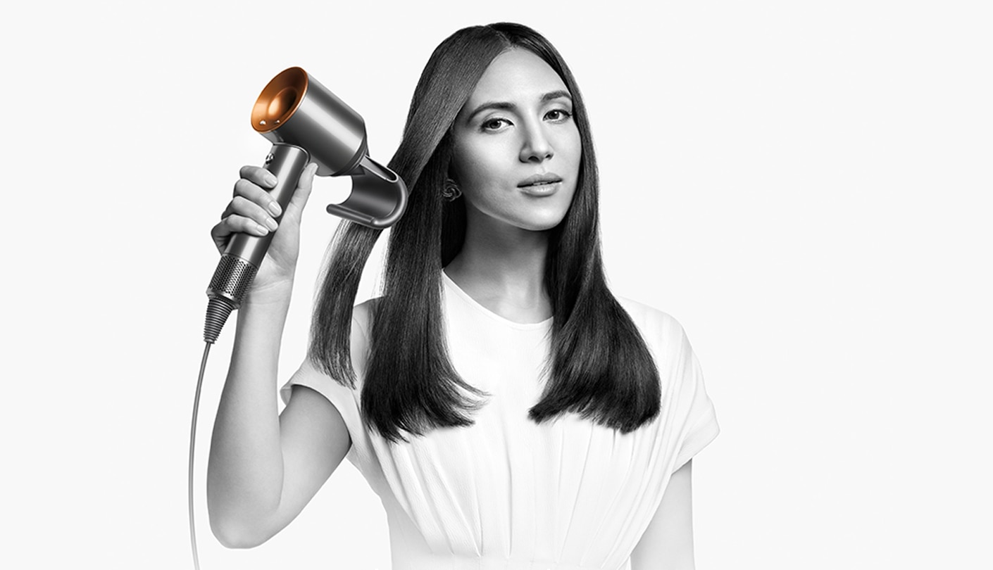 Hides flyaways for a smooth, shiny finish