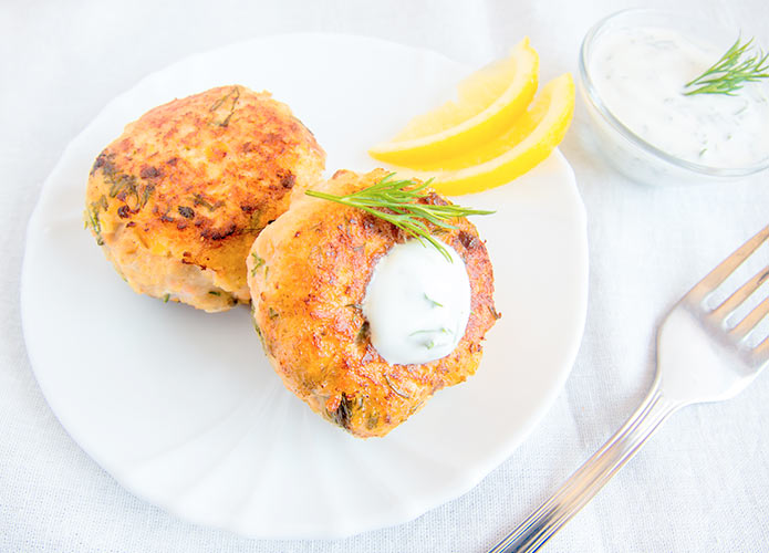 Salmon cakes with dill