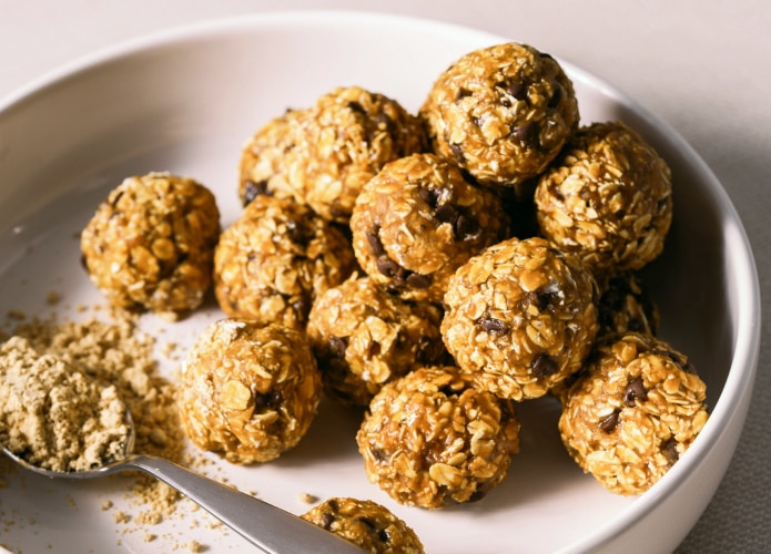 Peanut butter protein balls