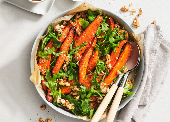 Honey-roasted carrot salad with rocket and toasted caramelised walnuts