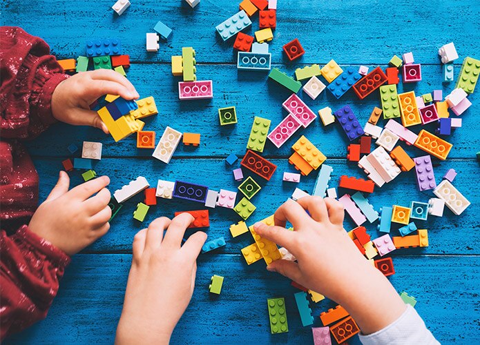 Kids playing Lego
