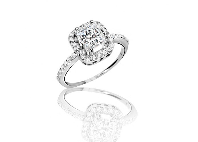 Princess cut engagement ring