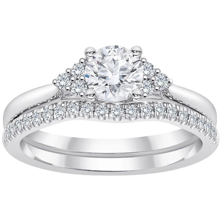 18KT White Gold 0.85ctw Diamond Bridal Set With 0.60ctw Centre