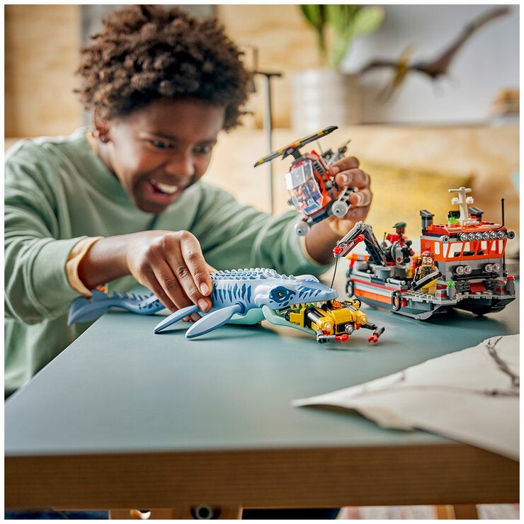 LEGO Jurassic World Mosasaurus Dinosaur Boat Attack 77983 LEGO Jurassic World Mosasaurus Dinosaur Boat Attack 77983