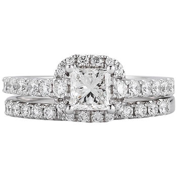 Platinum 1.42ctw Diamond Bridal Set 0.72ctw Centre