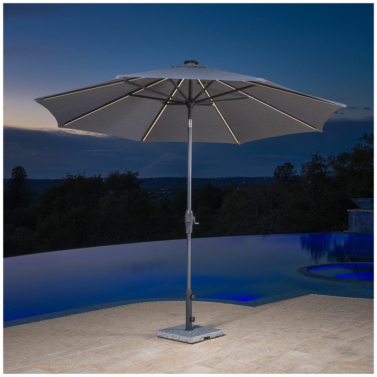 SunVilla Gray LED Market Umbrella 3M (2)