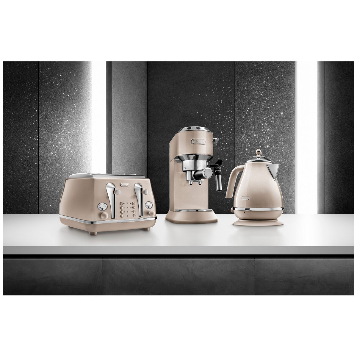 Delonghi CTOT4003BG Icona Metallics 4 Slice Toaster Beige