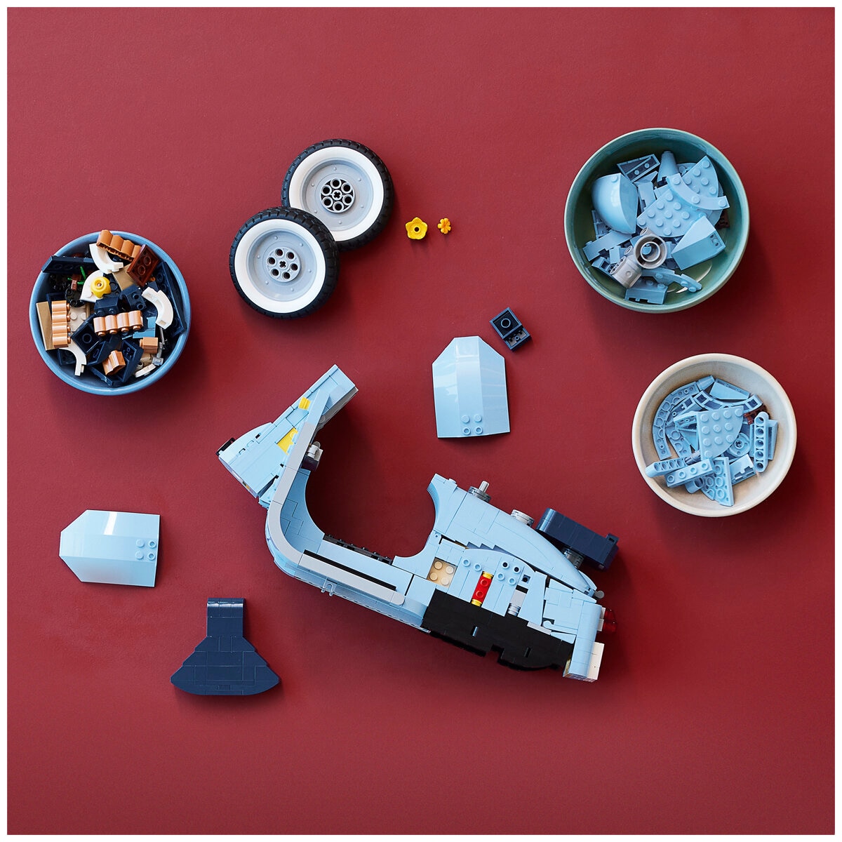 LEGO Icons Vespa 125 10298