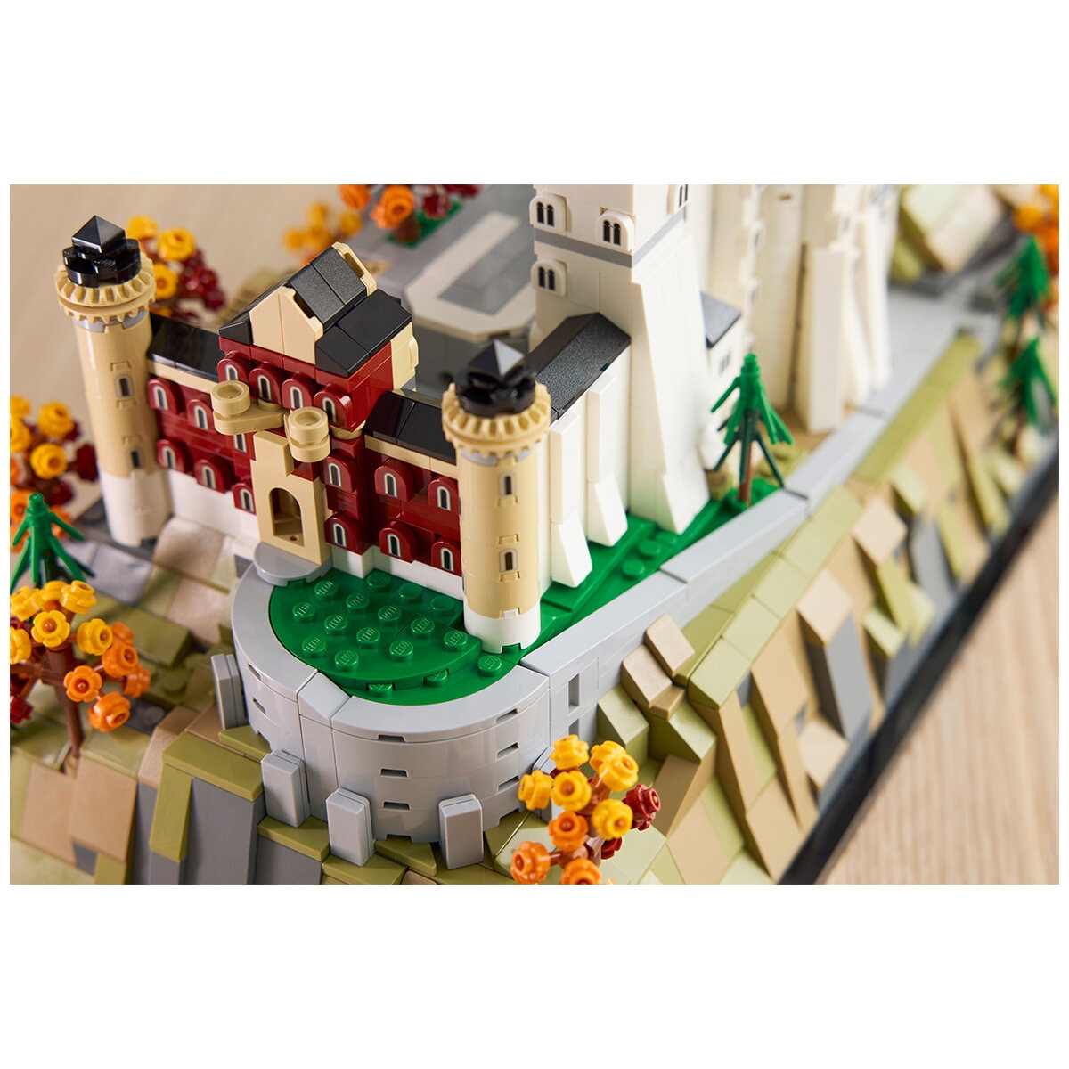 LEGO Architecture Neuschwanstein Castle 21063