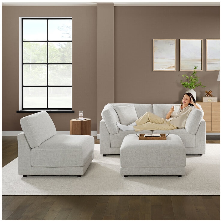 Aiden & Ivy 4 Piece Fabric Modular Sofa With 2 Pillows