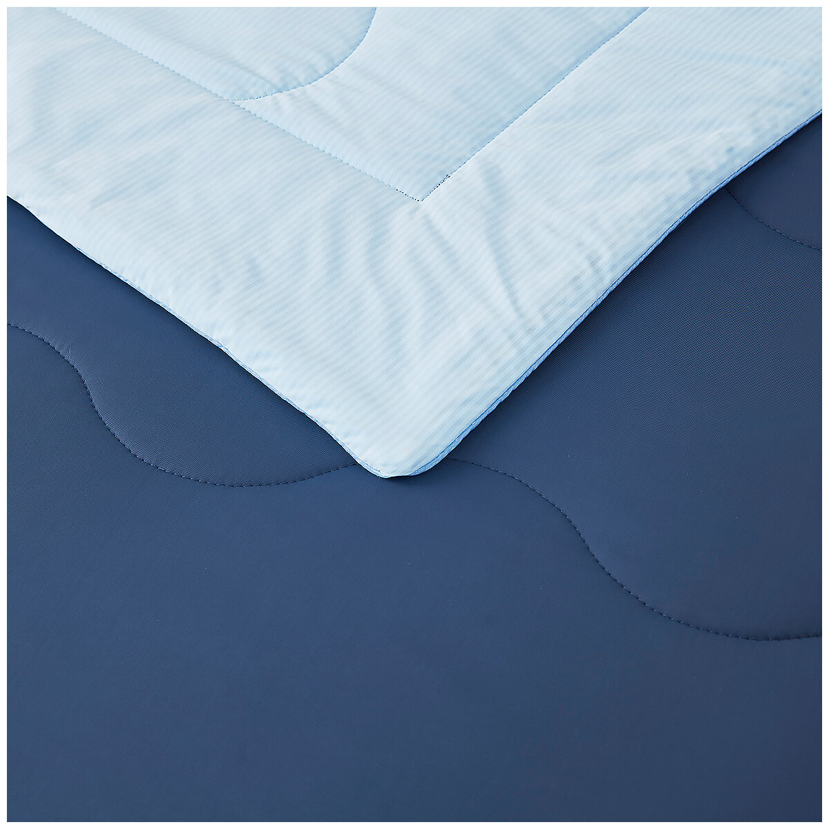 Hotel Grand EternaCool Cooling Comforter Queen Hotel Grand EternaCool Cooling Comforter Queen