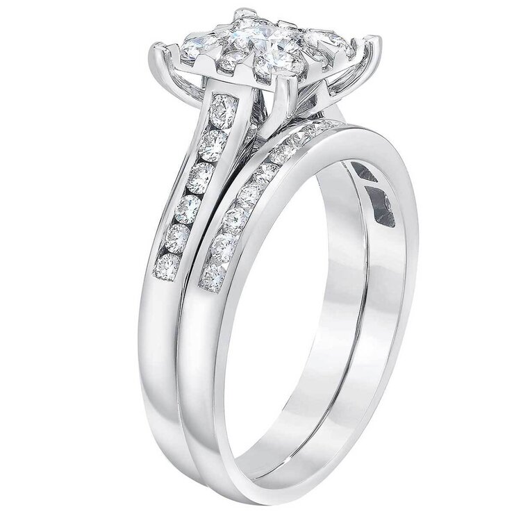 18KT White Gold 1.10ctw Diamond Bridal Set With 0.30ctw Centre