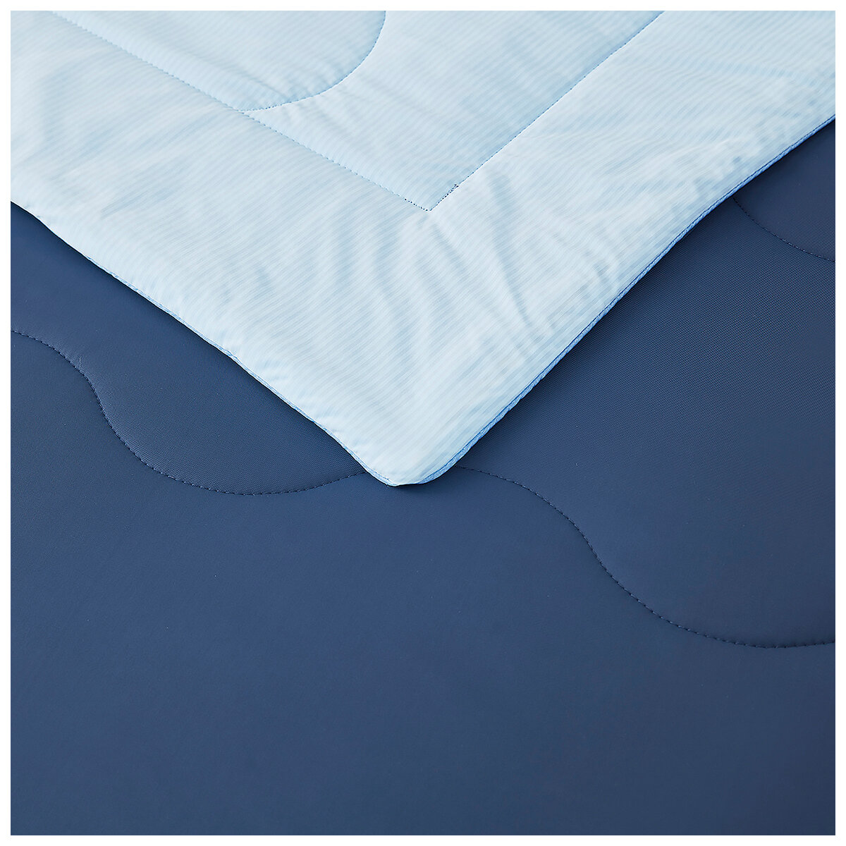Hotel Grand EternaCool Cooling Comforter King Single Dress Blue