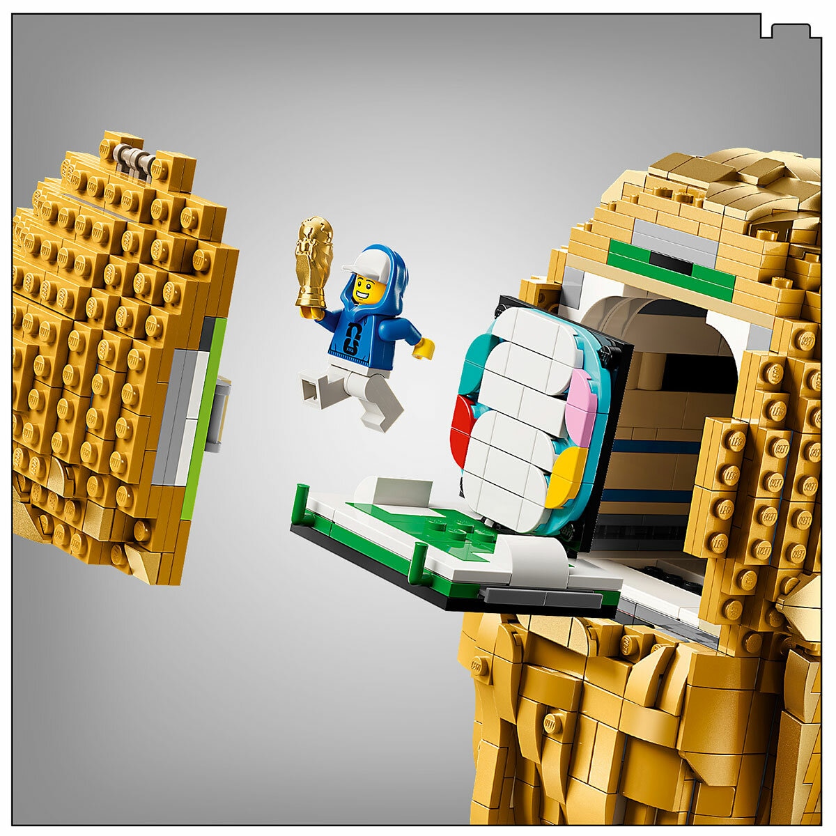 LEGO Editions FIFA World Cup Official Trophy 43020/