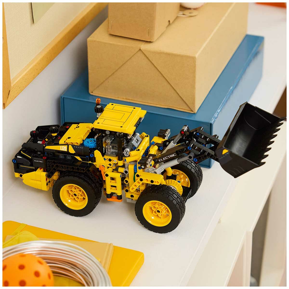 LEGO Volvo L120 Electric Wheel Loader 42209