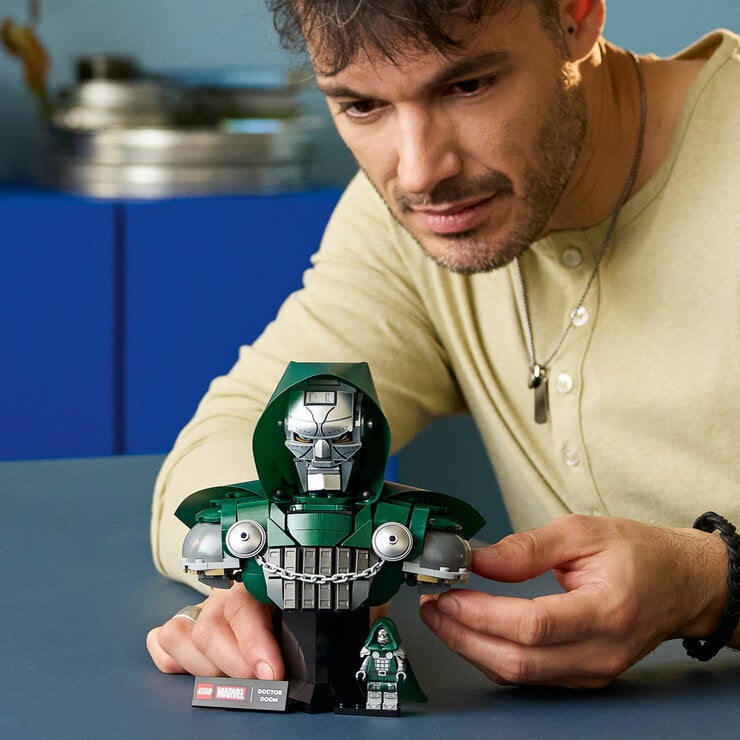 LEGO Marvel Doctor Doom Bust 76345 LEGO Marvel Doctor Doom Bust 76345