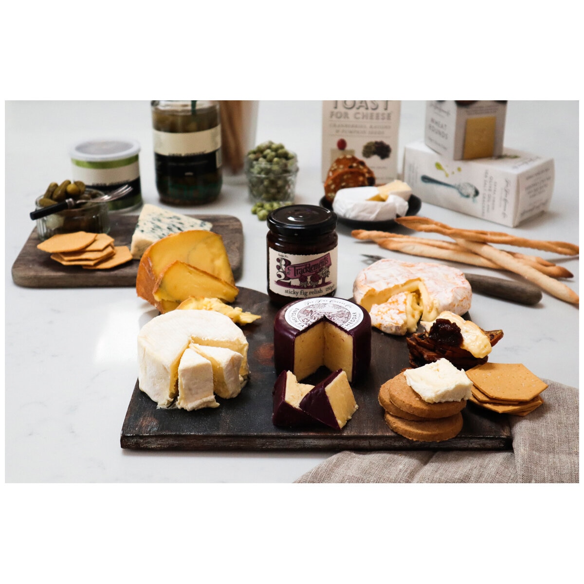 Entertainer's Cheese Selection Hamper