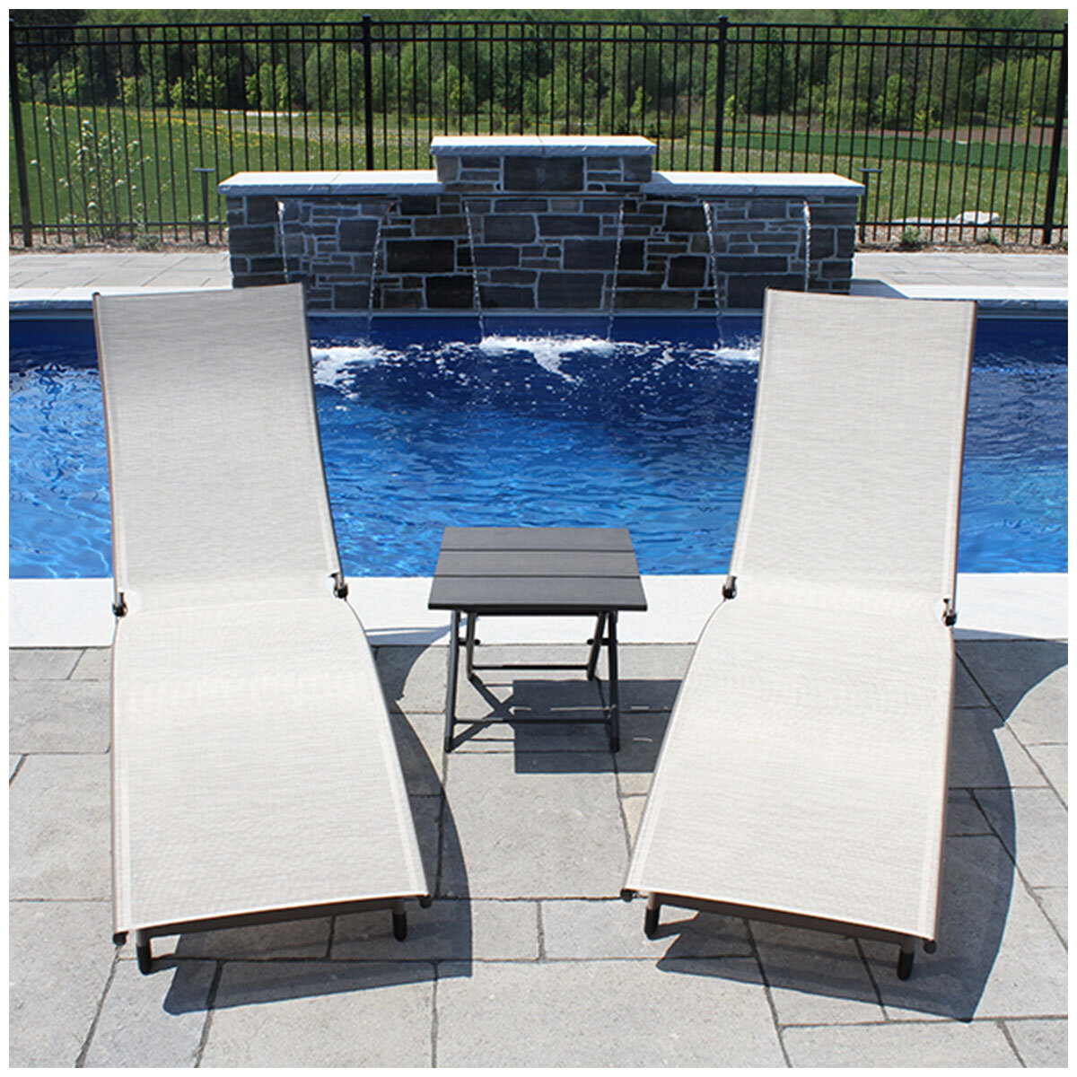 Vivere Chaise Lounges & Table