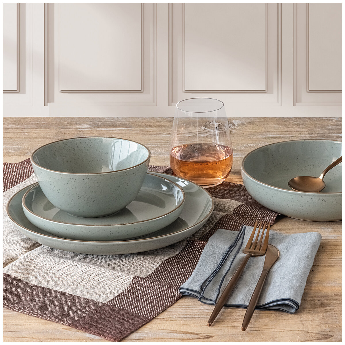 over&back Options Dinnerware 16 Piece Set