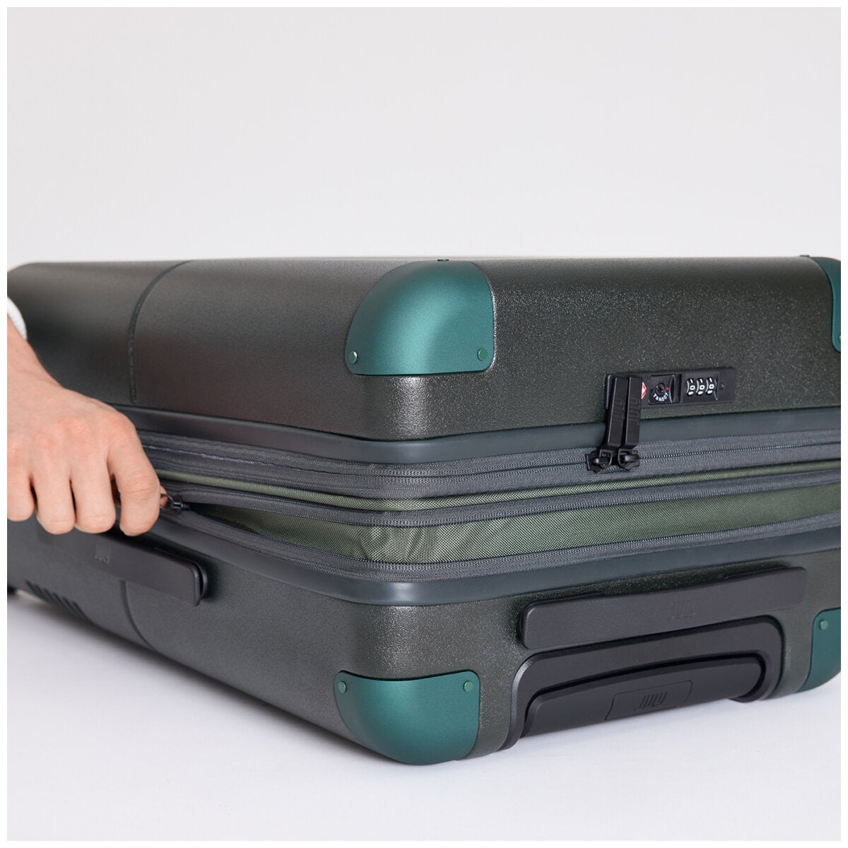 July Jetsetter Luggage Set 3 Pieces Forest Green July Jetsetter Luggage Set 3 Pieces Forest Green