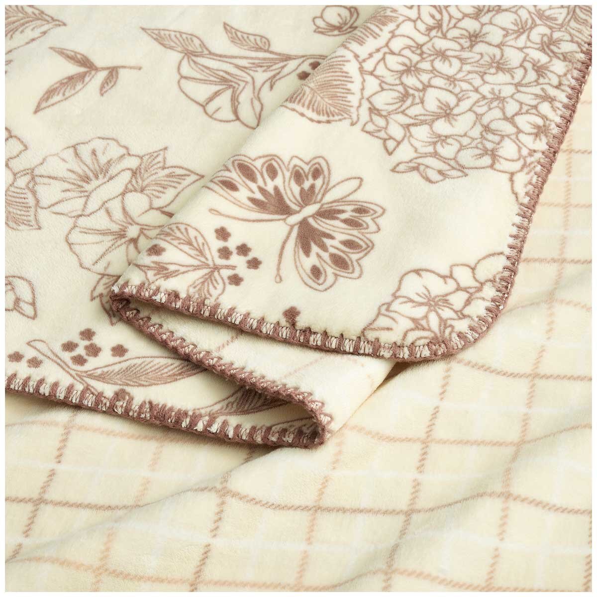 Casual Living Reversible Plush Throw 127 x 177cm Shelby