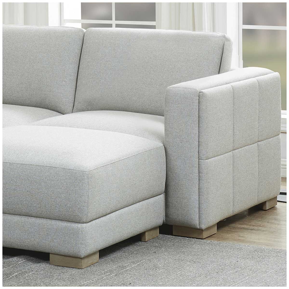 Synergy Home Furnishings Fabric Sectional With Ottoman