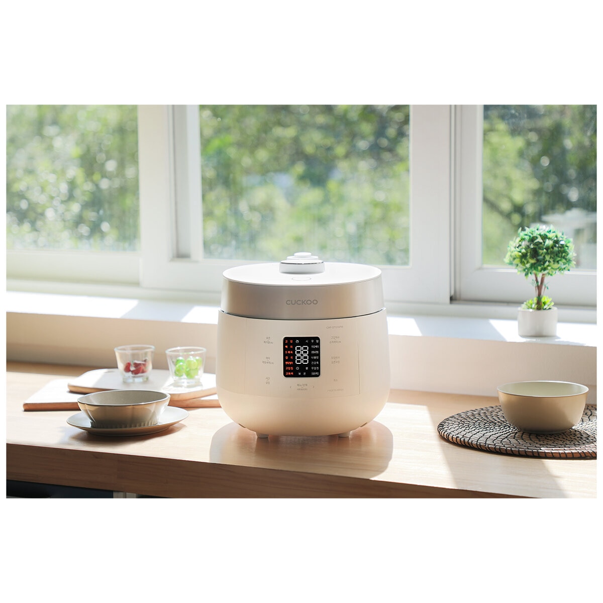Cuckoo 6 Cup HP Twin Pressure Rice Cooker CRP-ST0609F