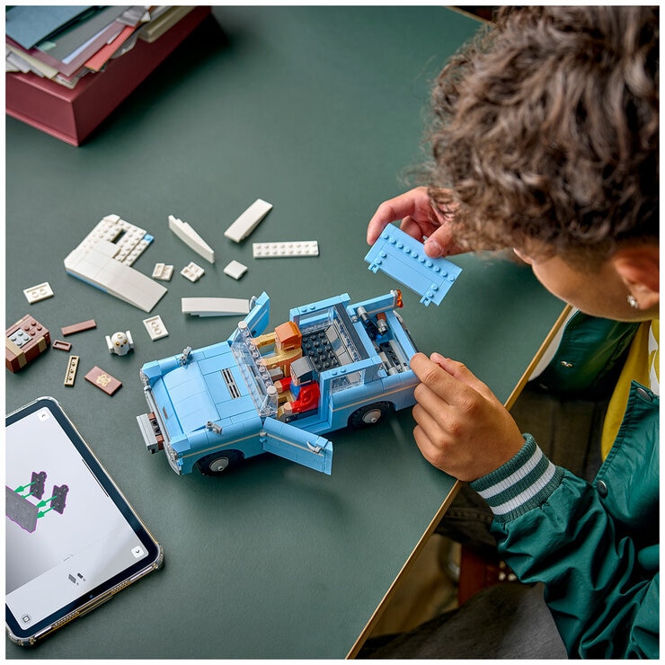 LEGO Harry Potter Enchanted Flying Ford Anglia 76470