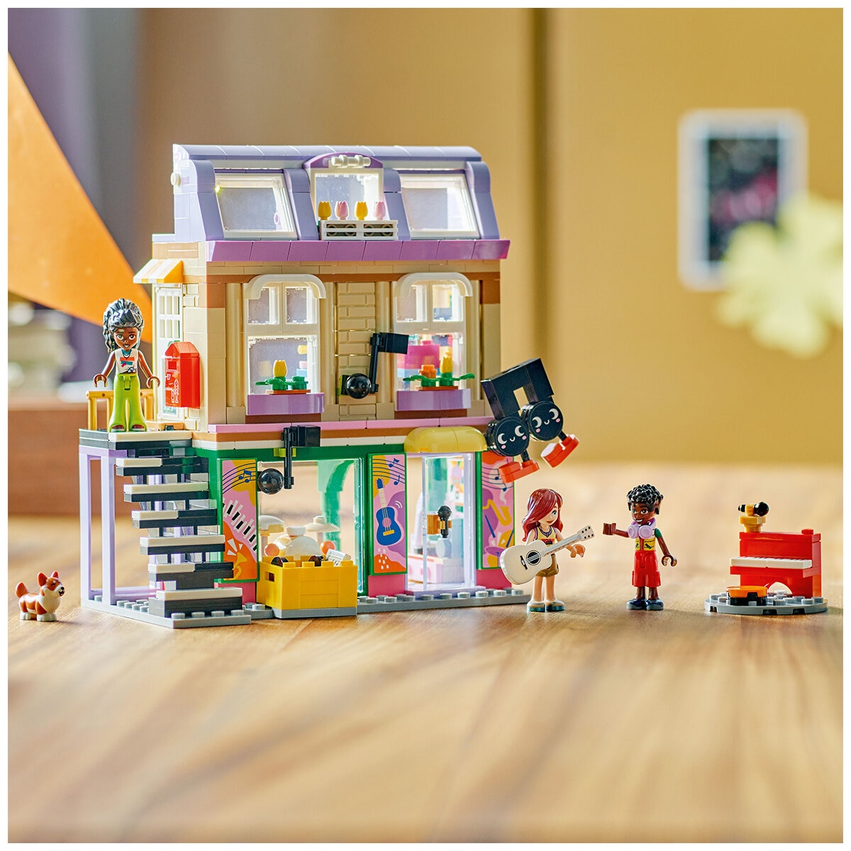 LEGO Music Store & Apartment 42653