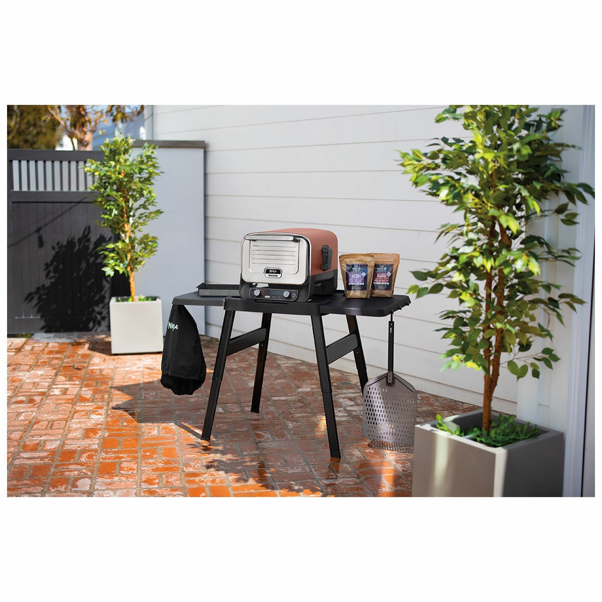 Ninja Woodfire Outdoor Oven OO101ANZ Ninja Woodfire Outdoor Oven OO101ANZ