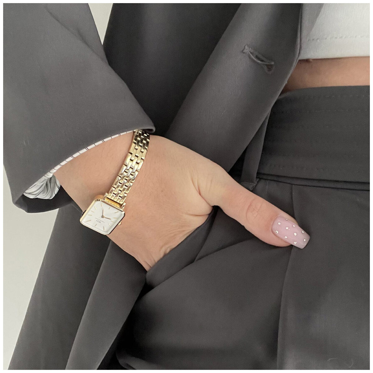 Daniel Wellington Quadro White Dial 5-link Gold Strap Women's Watch DW00100622 Daniel Wellington Quadro White Dial 5-link Gold Strap Women's Watch DW00100622