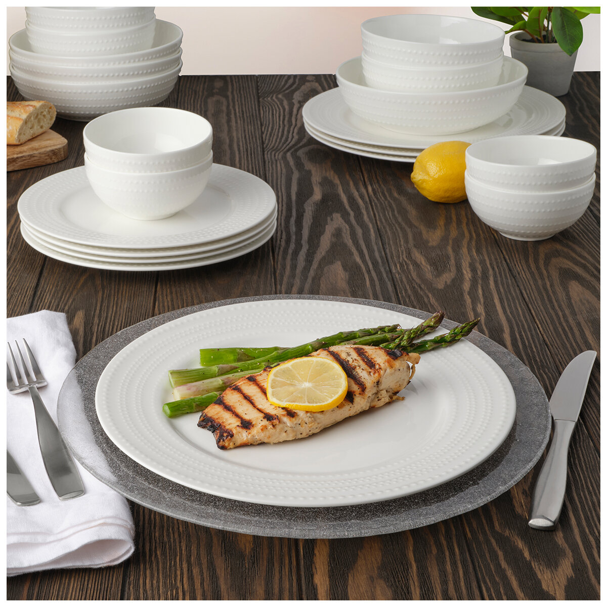 Mikasa Nellie 20 Piece Bone China Dinnerware Set