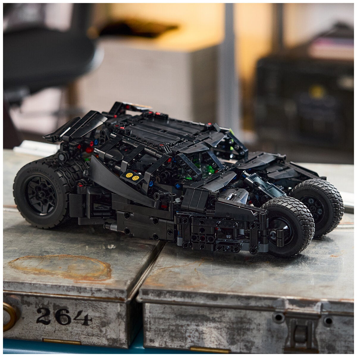 LEGO Technic Batmobile Tumbler 42239 LEGO Technic Batmobile Tumbler 42239