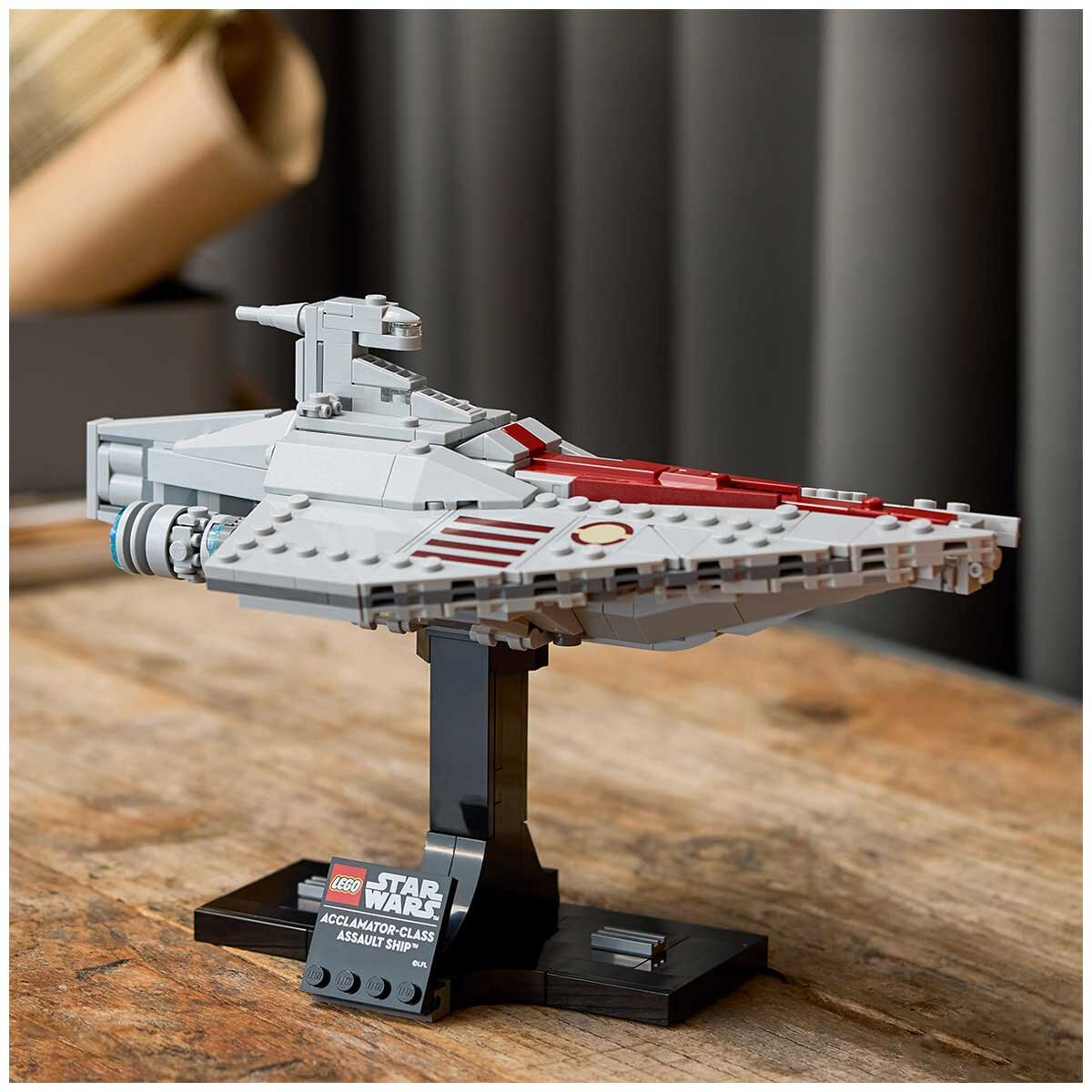 LEGO Star Wars Acclamator-Class Assault Ship, Buildable Starship Model 75404