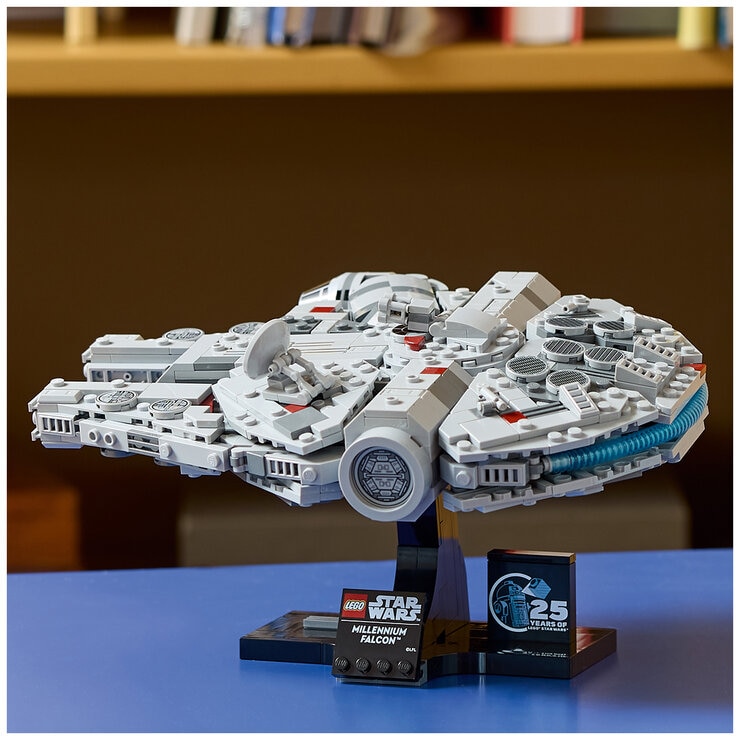 LEGO Star Wars Millennium Falcon 75375 LEGO Star Wars Millennium Falcon 75375