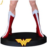 Wonder Woman Statue