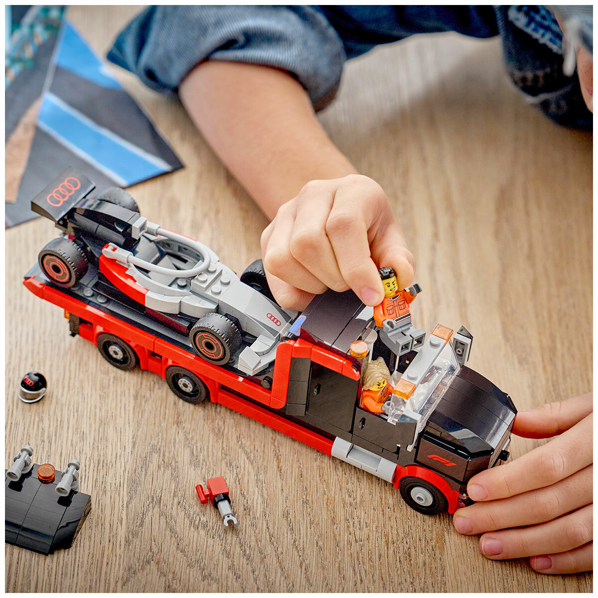 LEGO City F1 Display Truck with Audi F1 Race Car Toy 60493