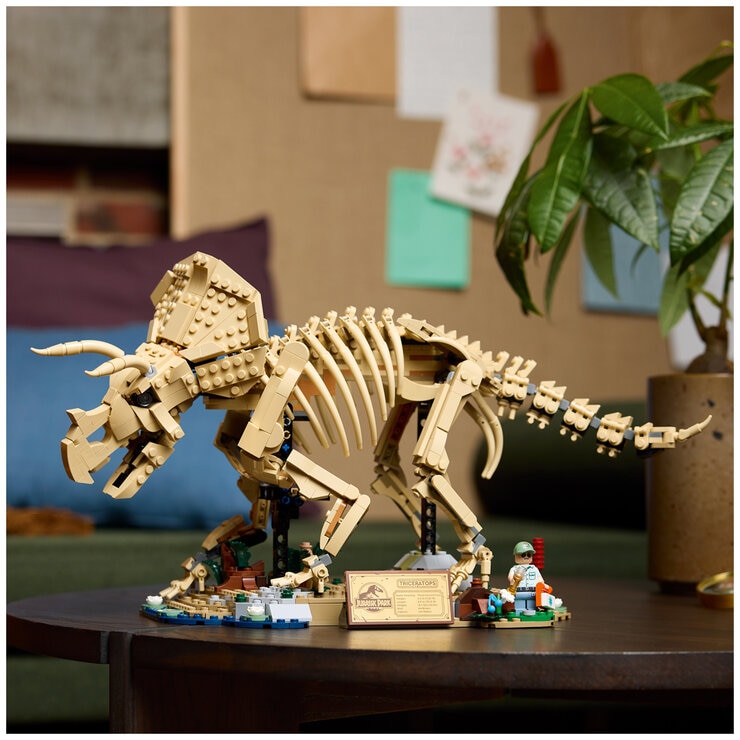 LEGO Jurassic World Dinosaur Fossils: Triceratops 77985 LEGO Jurassic World Dinosaur Fossils: Triceratops 77985