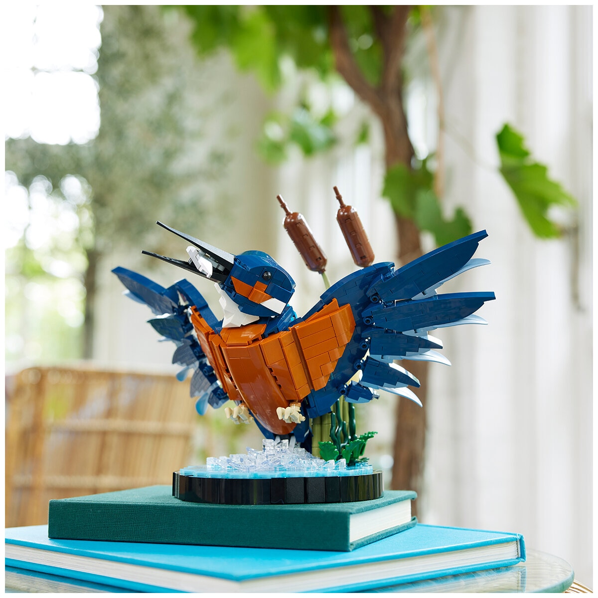 LEGO Icons Kingfisher Bird 10331